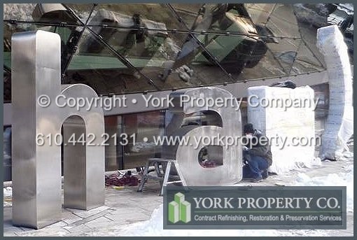 We beautify and restore anodized aluminum deterioration on chalked, faded, salt water pitting, caustic acid etching, chemically stained, bleached, oxidized and sun light / UV ray damaged anodized aluminum finishes.
