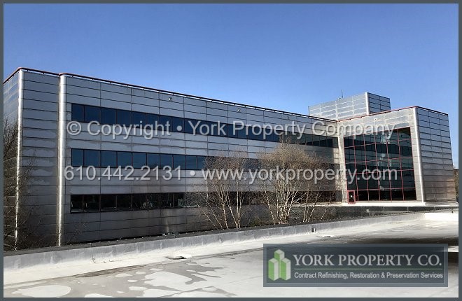 Methods and materials to clean dirty stainless steel panels.